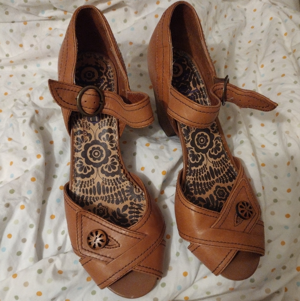 Indigo wedge sandals size 8